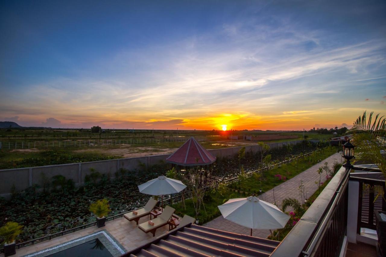 Ry'S Lotus Resort D'Angkor Siem Reap Bagian luar foto