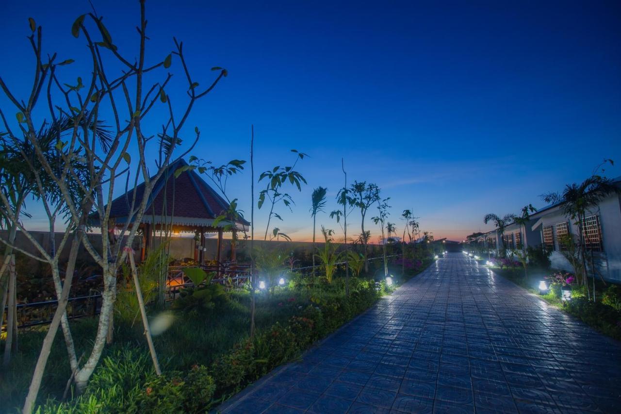 Ry'S Lotus Resort D'Angkor Siem Reap Bagian luar foto