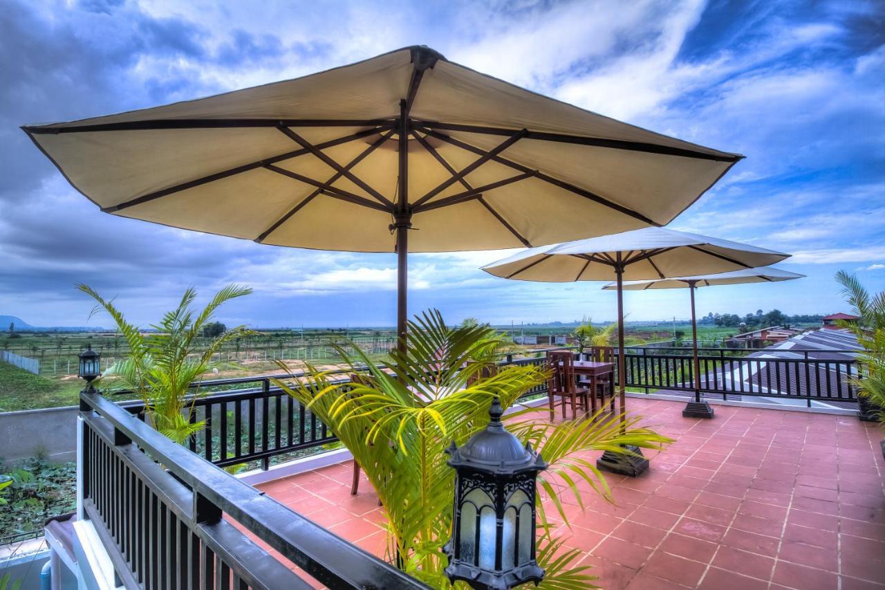 Ry'S Lotus Resort D'Angkor Siem Reap Bagian luar foto