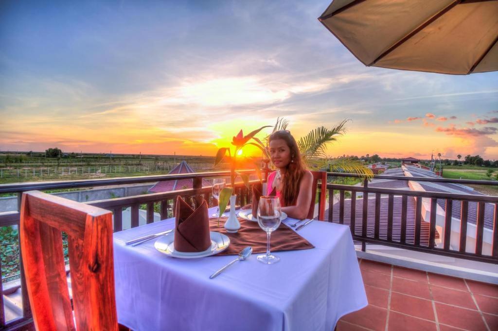 Ry'S Lotus Resort D'Angkor Siem Reap Bagian luar foto