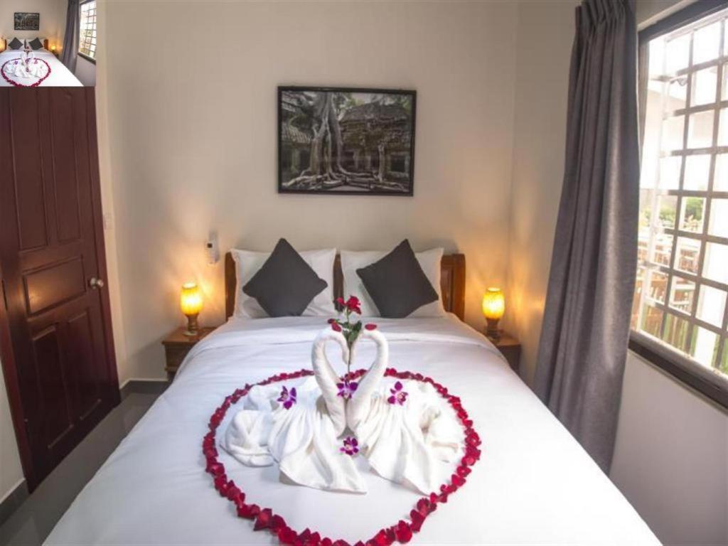 Ry'S Lotus Resort D'Angkor Siem Reap Bagian luar foto