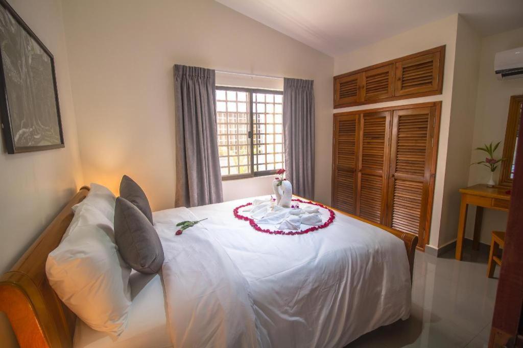 Ry'S Lotus Resort D'Angkor Siem Reap Bagian luar foto